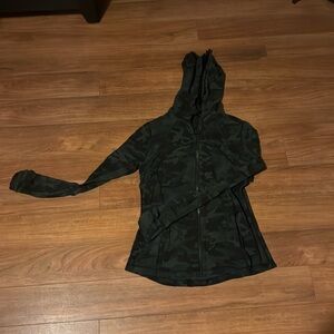 Women’s Lululemon Define* zip up size medium